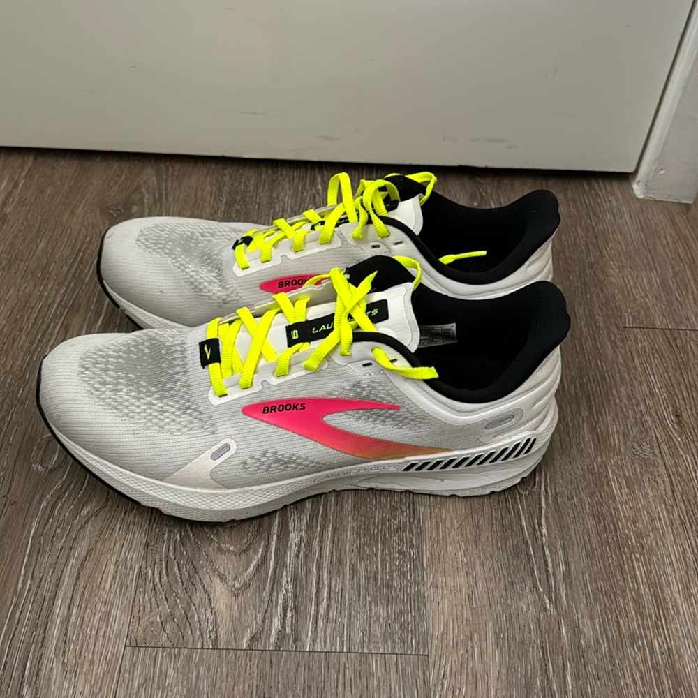 Brooks Launch GTS9, men’s size 9.5US (D)